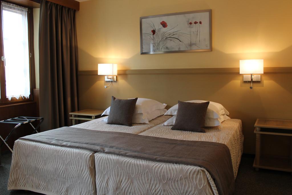 Auberge Des Trois Chateaux Егишем Екстериор снимка