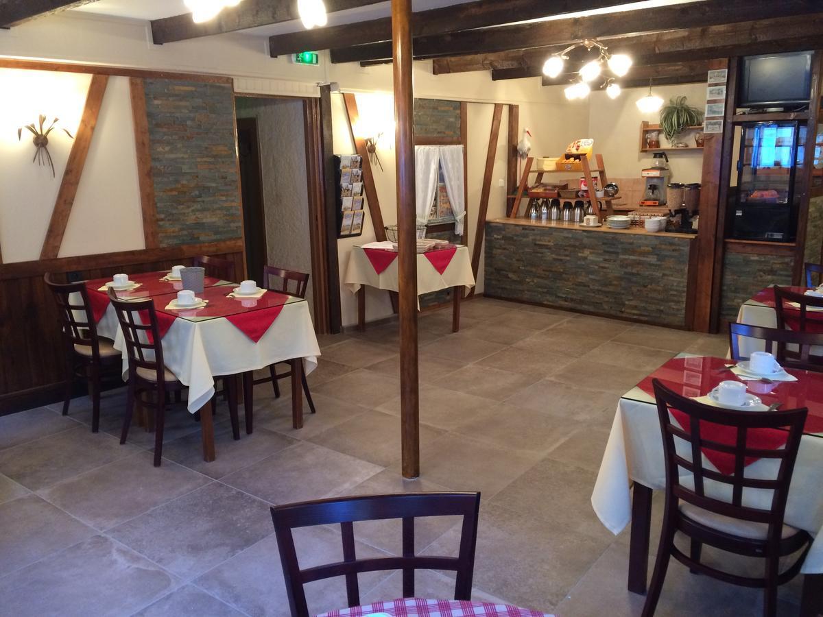 Auberge Des Trois Chateaux Егишем Екстериор снимка