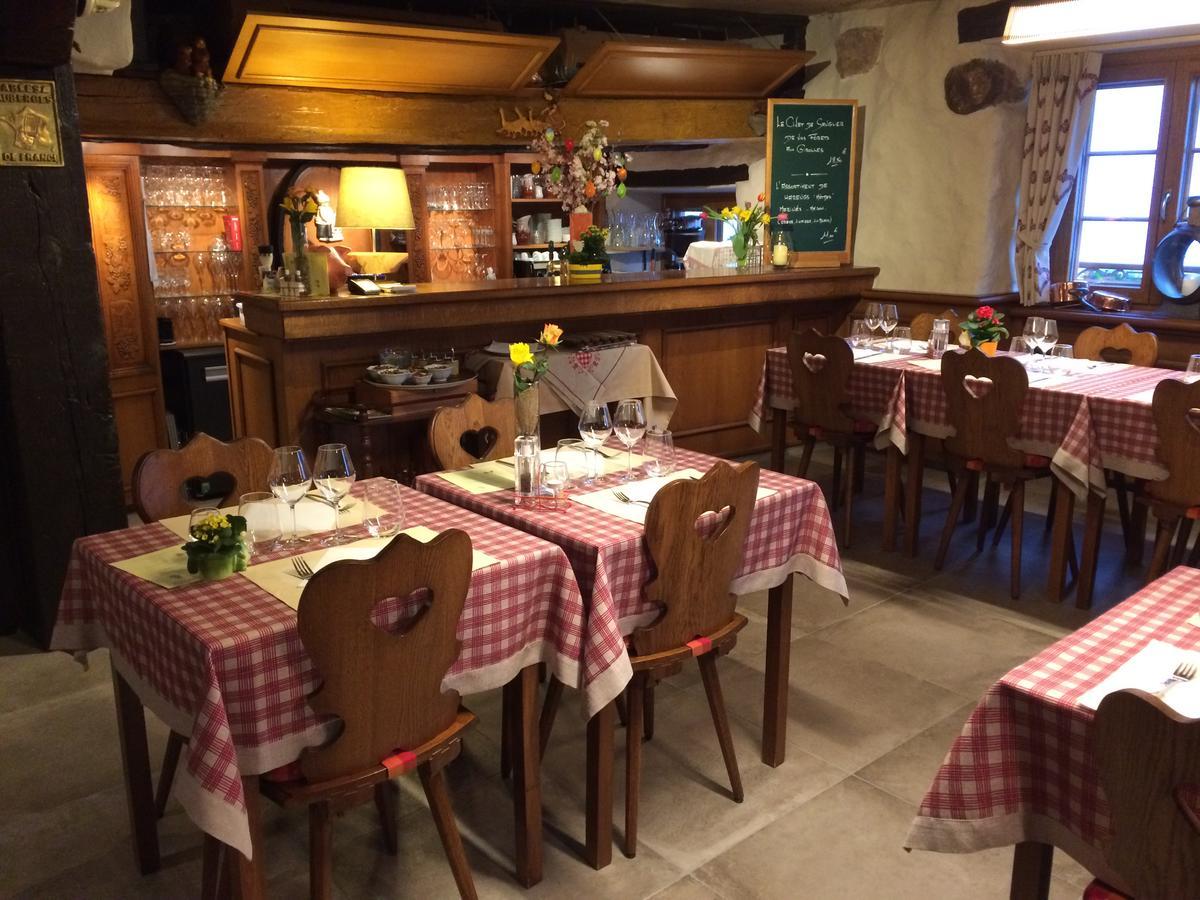 Auberge Des Trois Chateaux Егишем Екстериор снимка