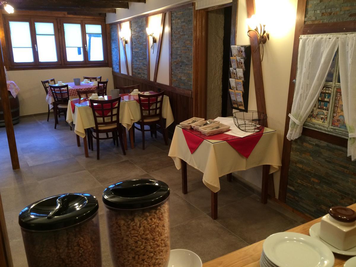 Auberge Des Trois Chateaux Егишем Екстериор снимка