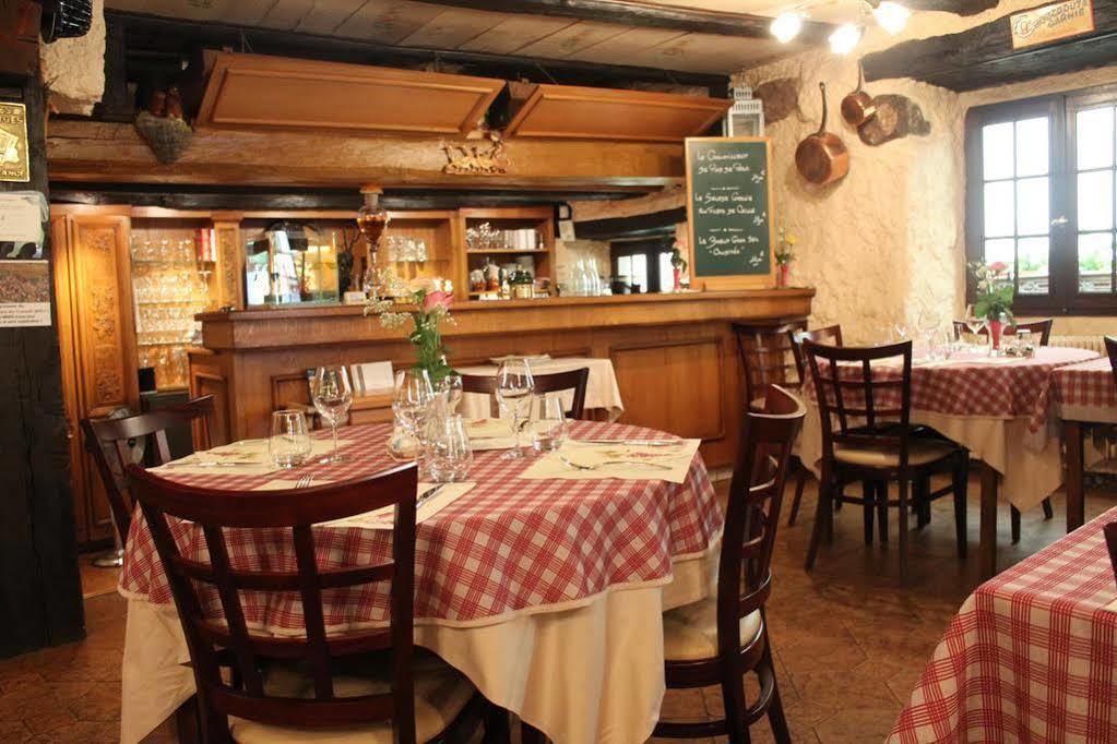 Auberge Des Trois Chateaux Егишем Екстериор снимка